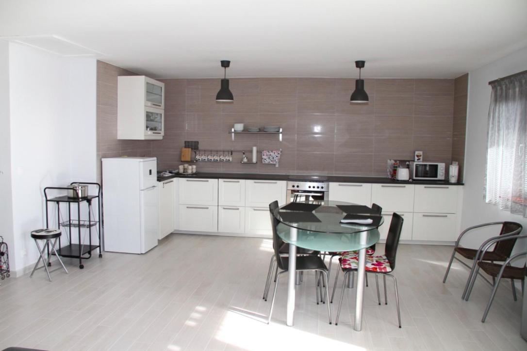 Simon Vendeghaz Balatongyoeroek Apartment ภายนอก รูปภาพ