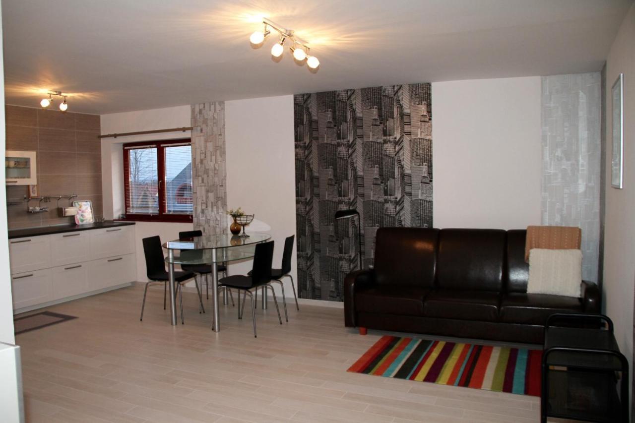 Simon Vendeghaz Balatongyoeroek Apartment ภายนอก รูปภาพ