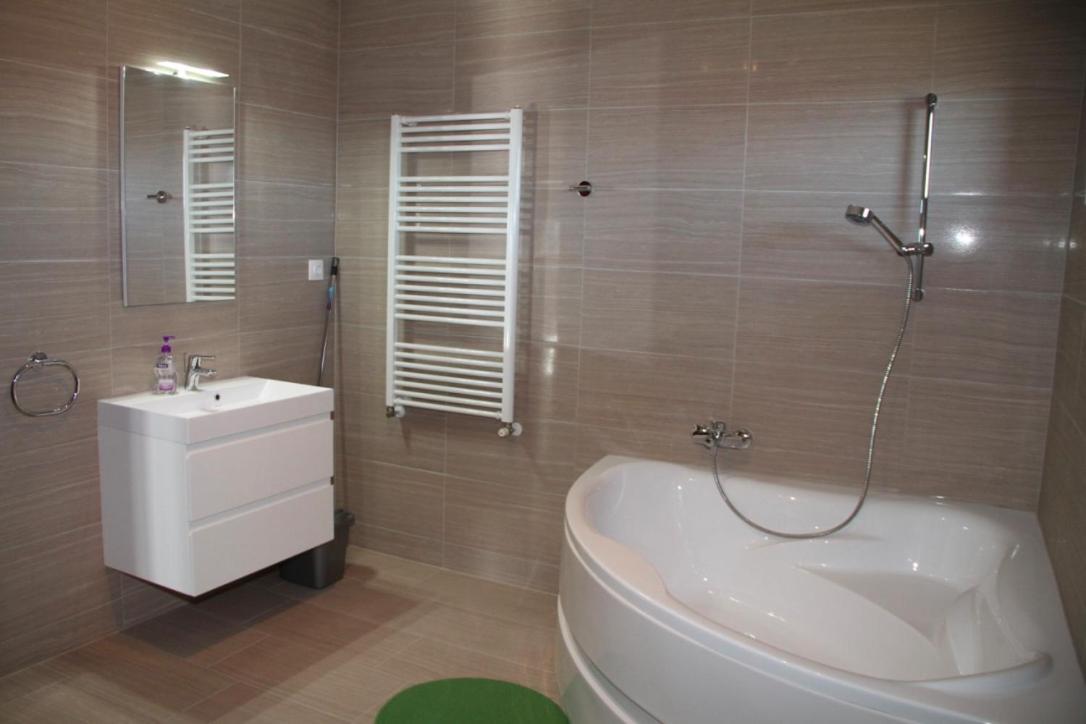 Simon Vendeghaz Balatongyoeroek Apartment ภายนอก รูปภาพ