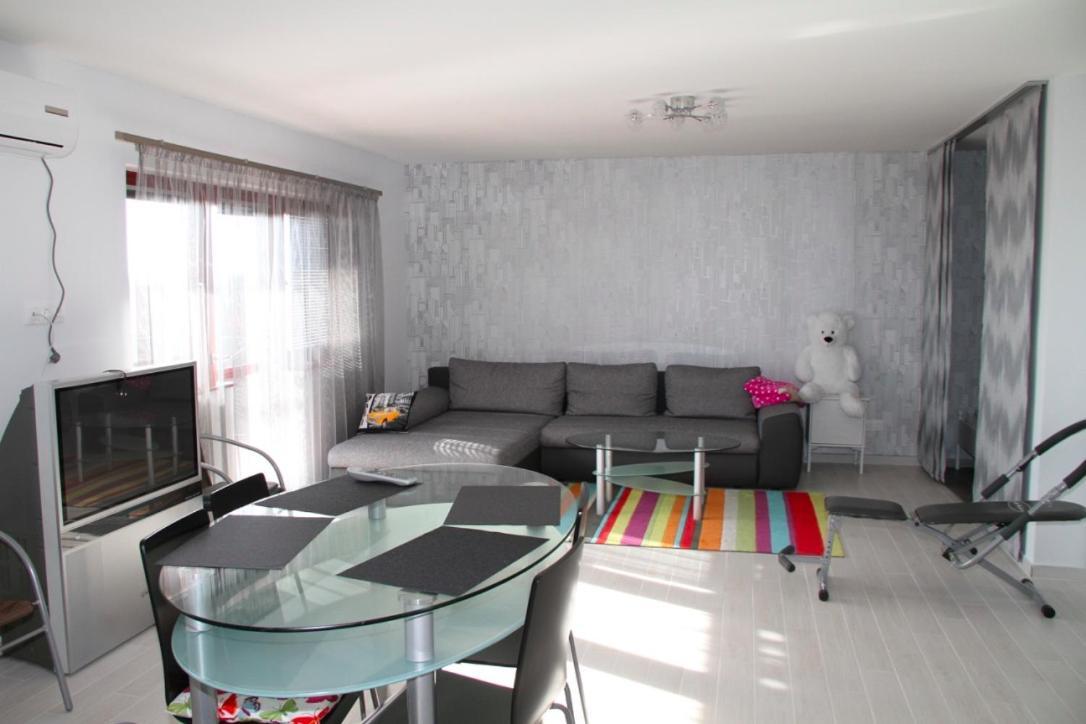 Simon Vendeghaz Balatongyoeroek Apartment ภายนอก รูปภาพ